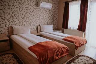 Отель Hotel-Restaurant Milenium Salonta Двухместный номер с 1 кроватью или 2 отдельными кроватями-5