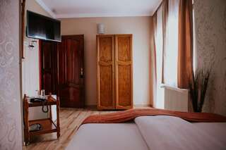 Отель Hotel-Restaurant Milenium Salonta Двухместный номер с 1 кроватью или 2 отдельными кроватями-8